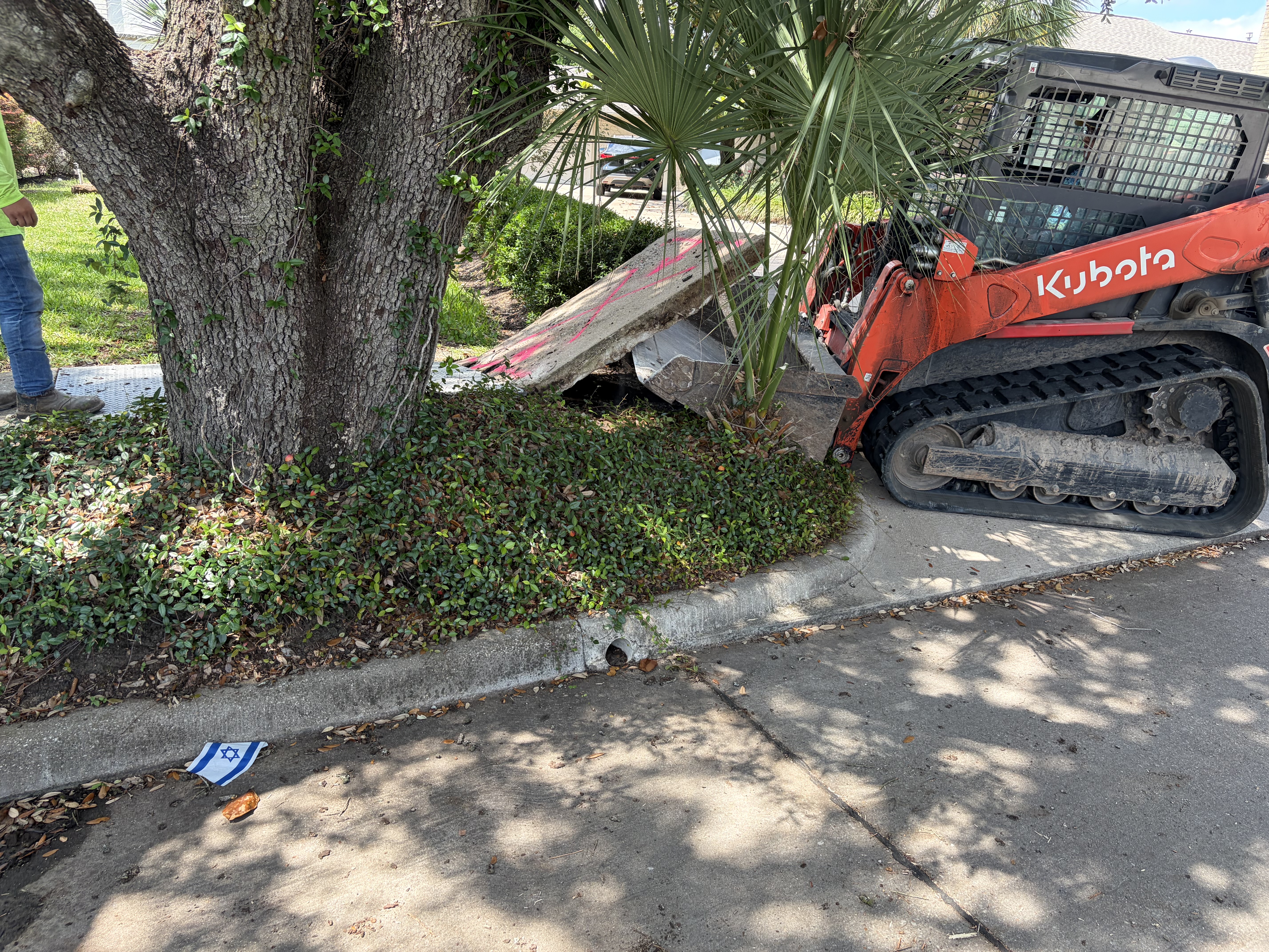 Concrete driveway maintenance and replacement in Houston by Texas Slab Guys